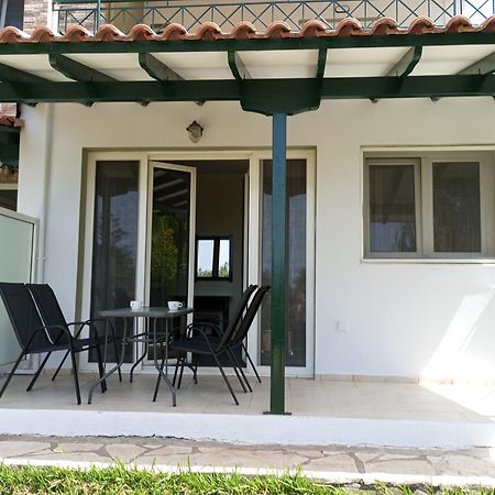Queen Bay studios Vassiliki Esterno foto