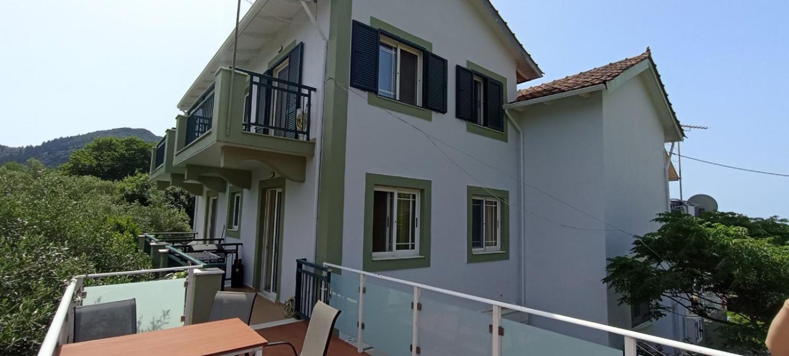 Queen Bay studios Vassiliki Esterno foto