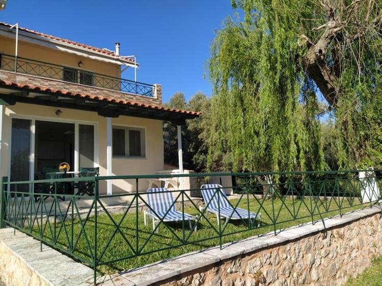 Queen Bay studios Vassiliki Esterno foto
